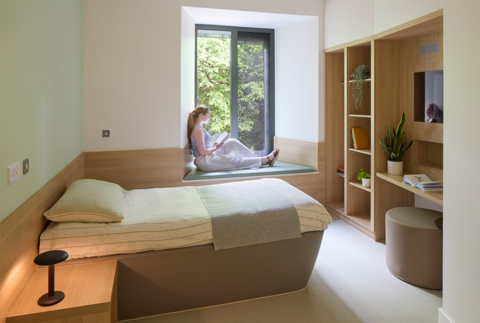 Therapeutic mental health setting for young people completes
